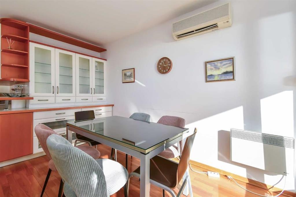 Butterfly In For 6 Persons Apartman